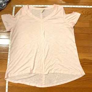 Cold Shoulder flowy Tee